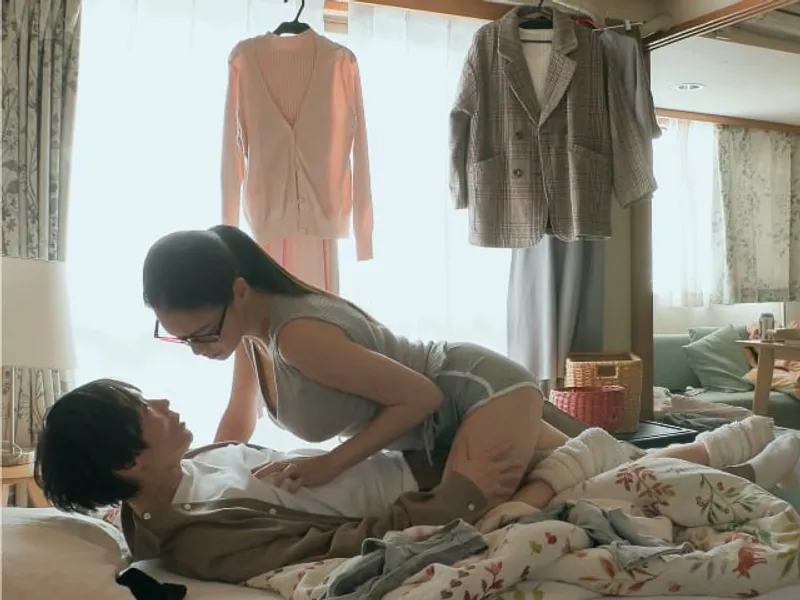 được chị nhà cạnh bên "an ủi" khi ghệ đi ngoại tình